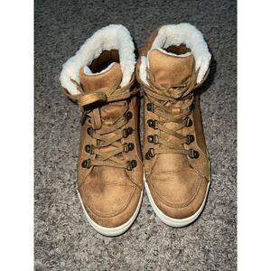 American Eagle Outfitters - Carmel Suede‎ Lace Up Sneaker W/ FauxFur- Size 9